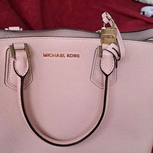 Michael Kors Soft Pink Pebble Leather Satchel/Crossbody Bag. EC - Picture 2 of 15
